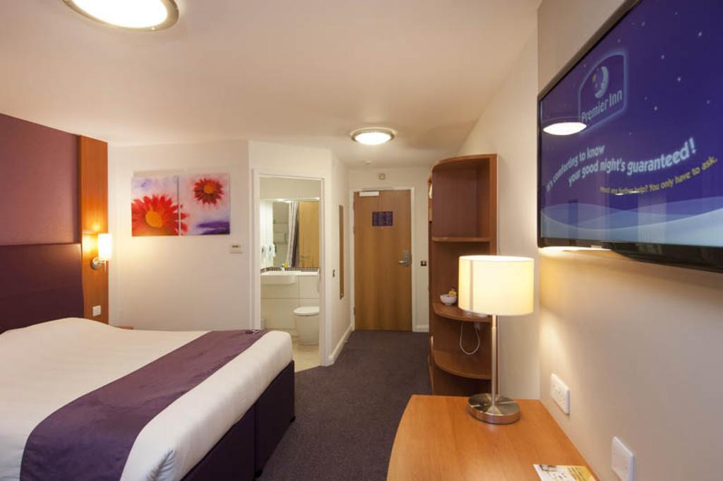 Premier Inn Kidderminster Eksteriør bilde